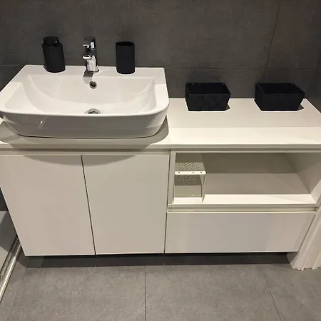 Dolcedeluxe Station דירה *